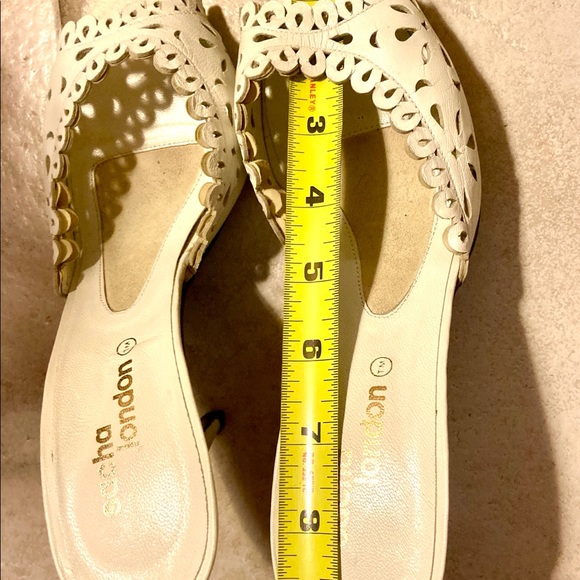 WHITE  LEATHER LACE MULES Size 8 - Picture 4 of 7